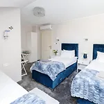 Palac Dabrowka * Rawicz