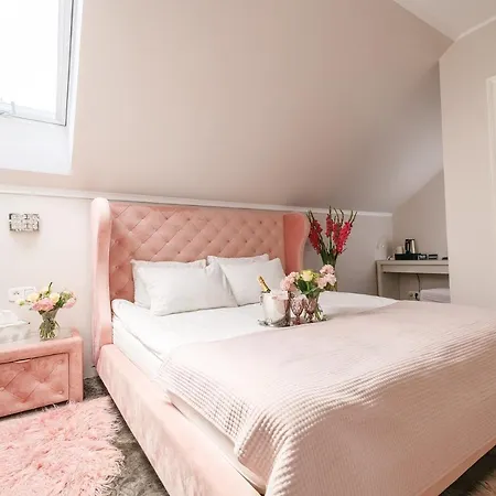 Palac Dabrowka Hotel