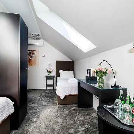 Palac Dabrowka Hotel