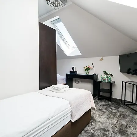 Hotel Palac Dabrowka