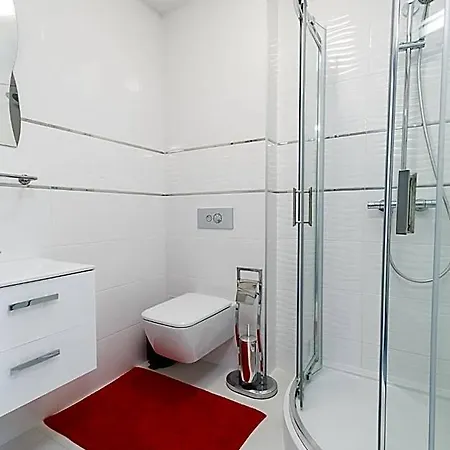 Palac Dabrowka Hotel *
