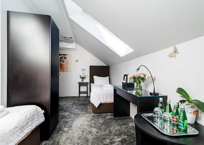 Palac Dabrowka Hotel