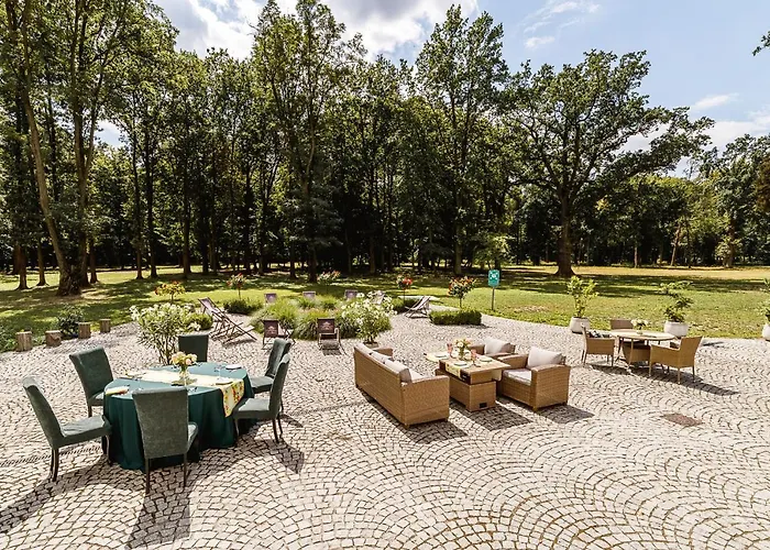 Palac Dabrowka * Rawicz